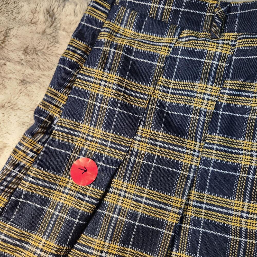 Rue 21 yellow and navy plaid pleated mini skirt size large - Picture 6 of 6